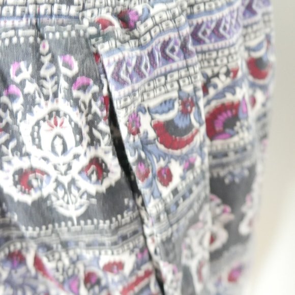 American Eagle White Maroon Navy Patterned Elastic Waist Casual Shorts Medium - Picture 9 of 10